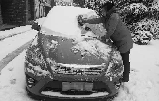 下雪后应去洗车房清洗车辆